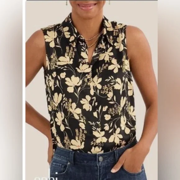 cabi Spring 2025 Set Up Blouse. Size XS - Picture 3 of 7